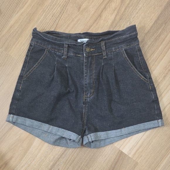 Gray Jean Shorts with High-Waisted Cuffed Design - Picture 1 of 5